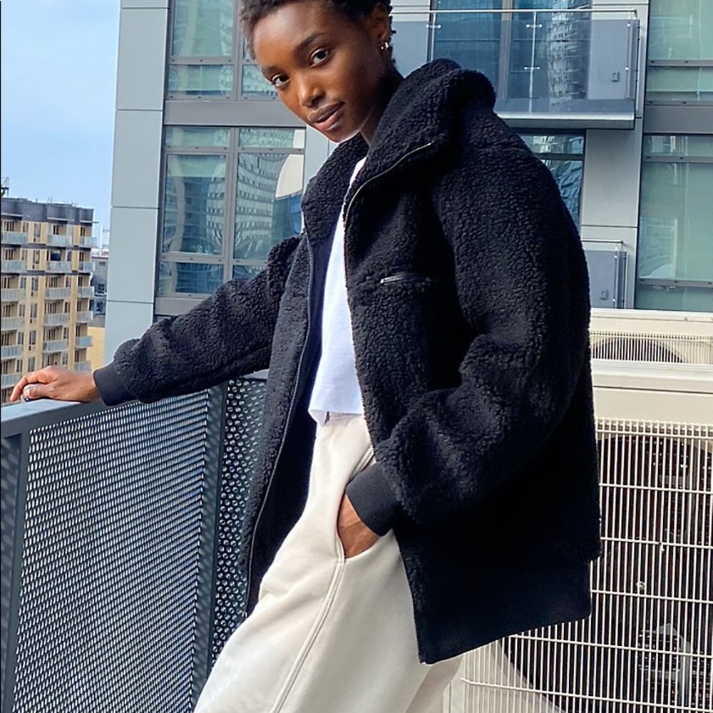 Aritzia Wilfred “The Teddy Jacket” in Black XXS